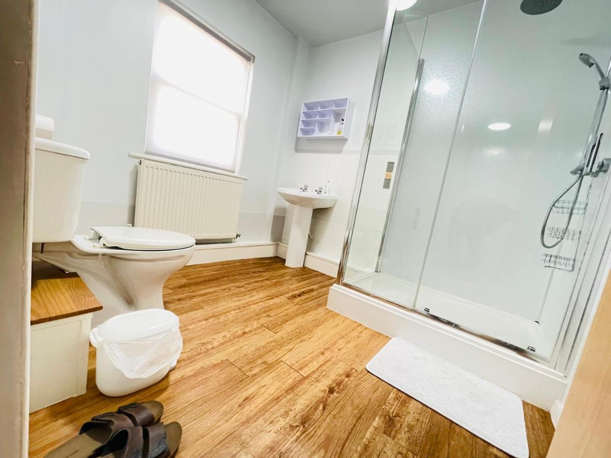 En-Suite For Family,Couple And Females Lancaster Kültér fotó
